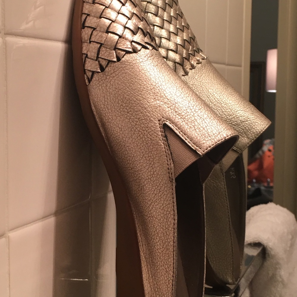 Sesto Meucci slip-on gold shoes